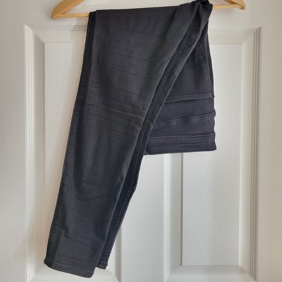 Hollister Black Skinny Jeans - Picture 2 of 4